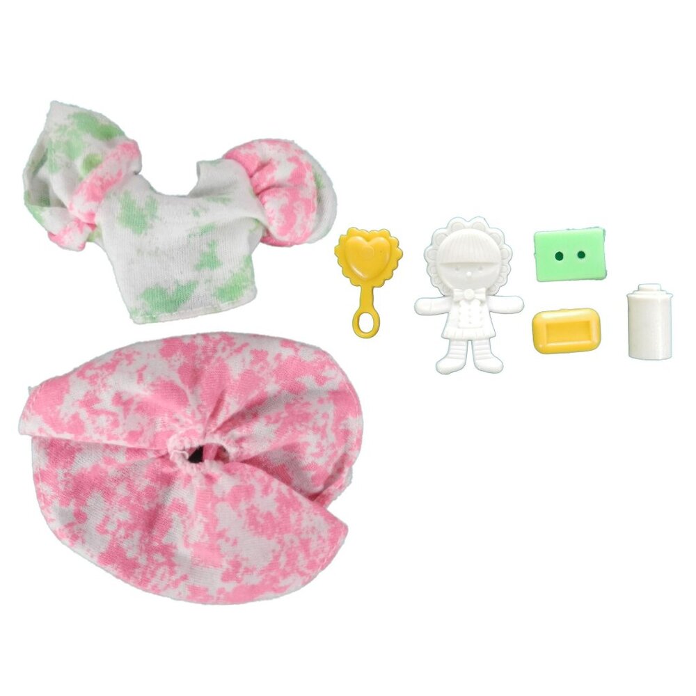 Vtg 1990 Barbie Babysitter Skipper Courtney 9434 Top Skirt Green Pink Rattle Toy